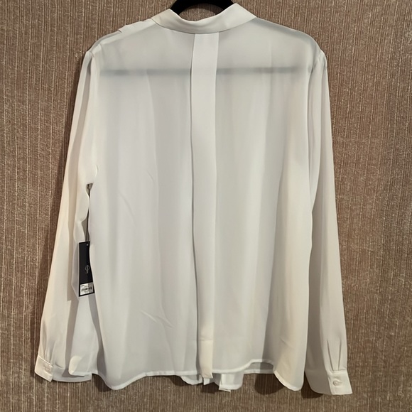 ๐3/$25 Jennifer Lopez button down blouse - Picture 5 of 7